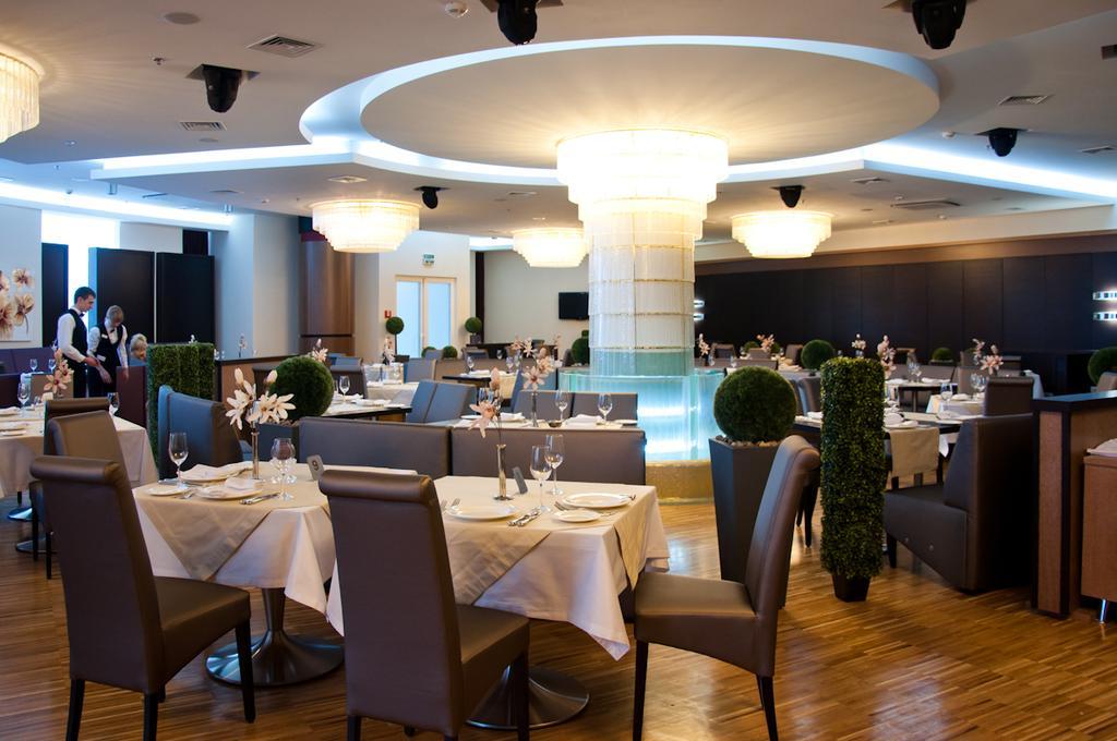 Victoria Hotel Center Donetsk Restaurant billede